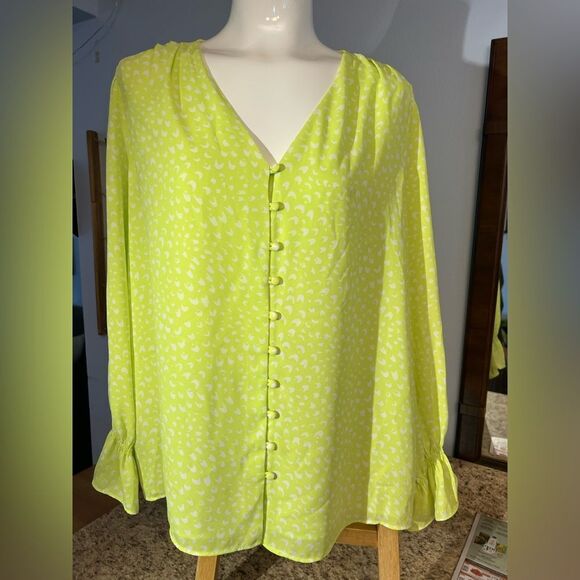 Alfani Green Bell Sleeve Blouse with Ruffled Details - Picture 7 of 9